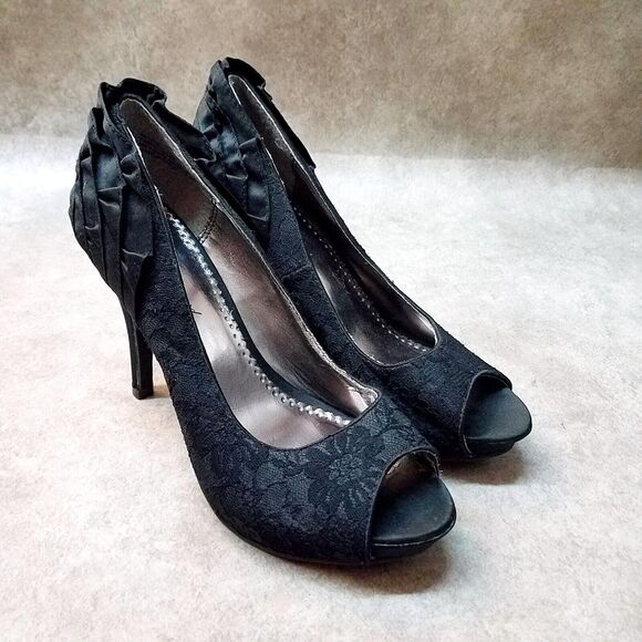 Lulu Townsend Womens Gloria Size 7.5 Black Slip On Peep Toe Floral Heel - Picture 1 of 10